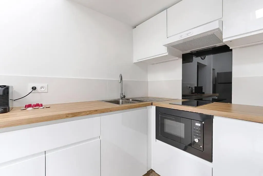 Charming Apartment Batignolles 6P Paris